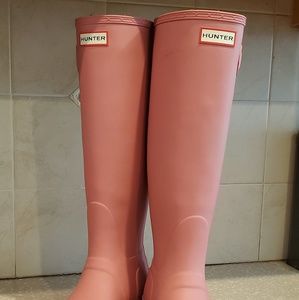 Hunter Baby Pink Matte Tall Rain Boots Size 8